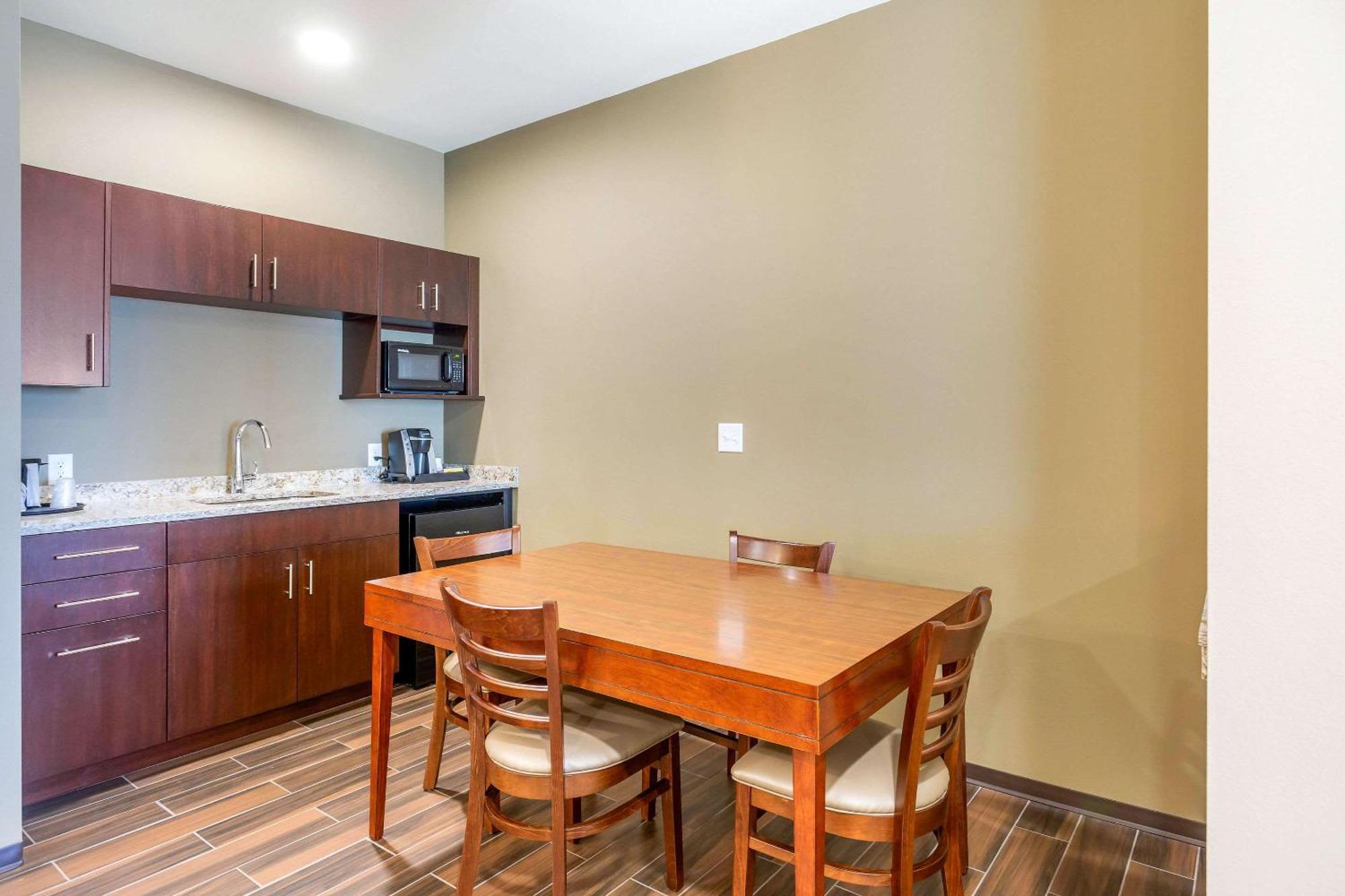 Comfort Suites Burlington Near I-5 Luaran gambar