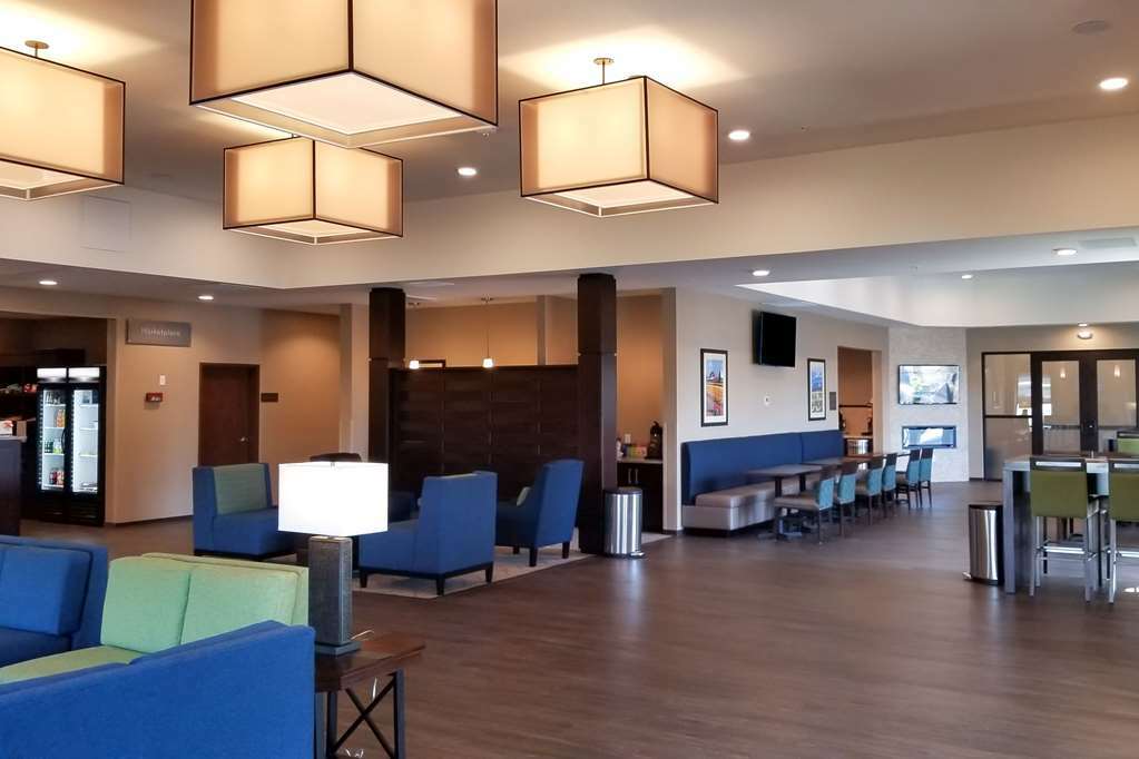 Comfort Suites Burlington Near I-5 Dalaman gambar